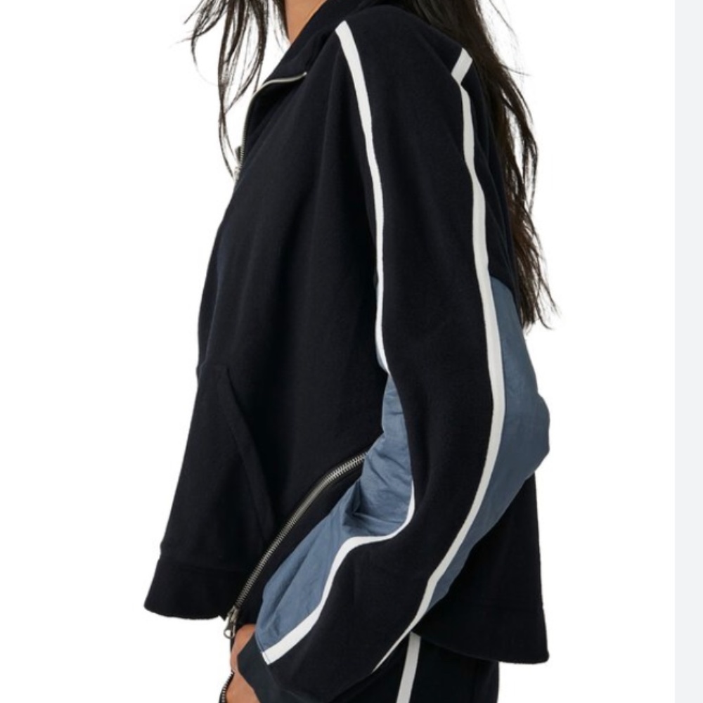 🆕 Free People FP Movement Arena Pullover - Picture 6 of 7